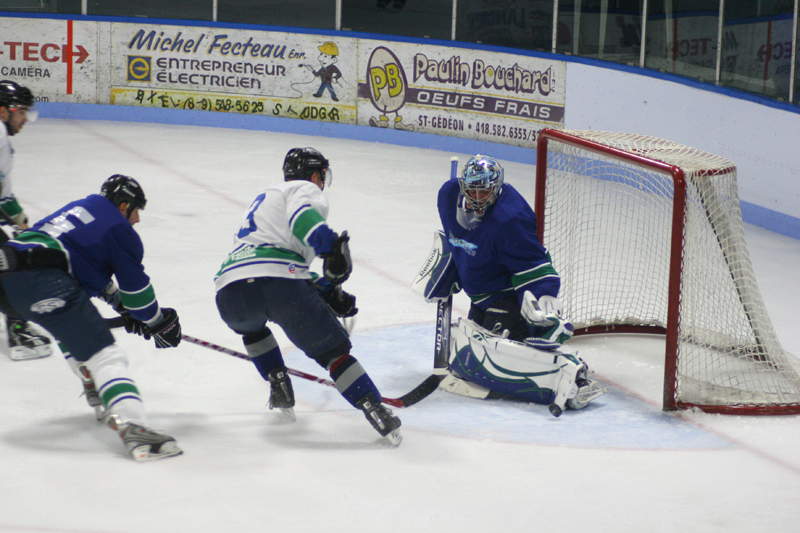 Victoire des anciens de la LNH face aux étoiles de Saint-Gédéon