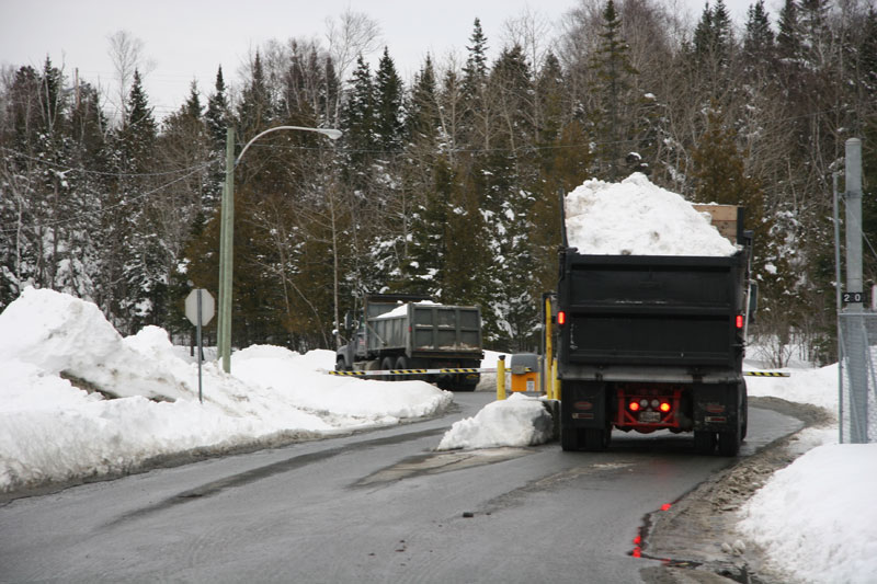 Beaucoup de neige déplacée en 72 heures par la ville