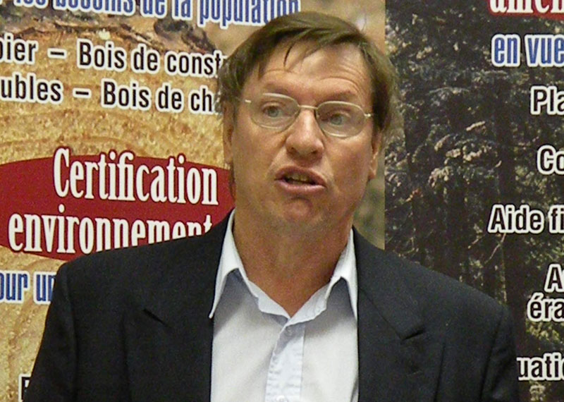 Raymond Racine décoré du prix Henri-Paul-Gagnon