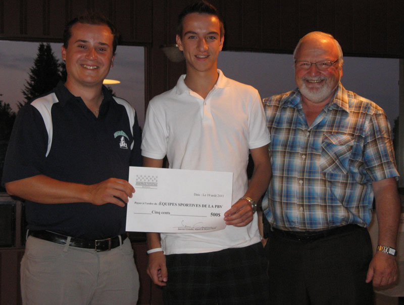 Janvier Grondin remet une partie des recettes de son tournoi de golf à des organismes de Beauce-Nord