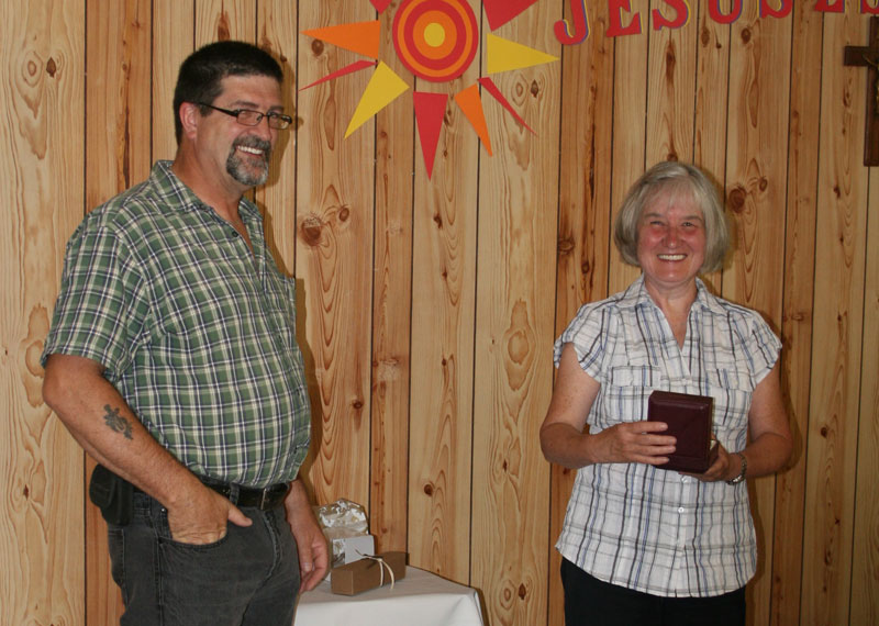 Les 30 ans de service de Marie-Jeanne Ouellet soulignés à la municipalité de Saint-Philibert