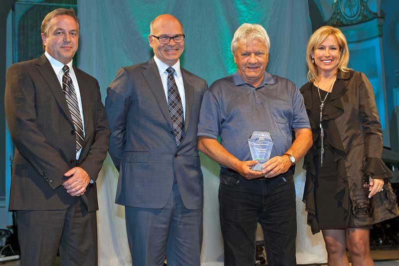 Comact honoré aux Prix Desjardins Entrepreneurs 2011
