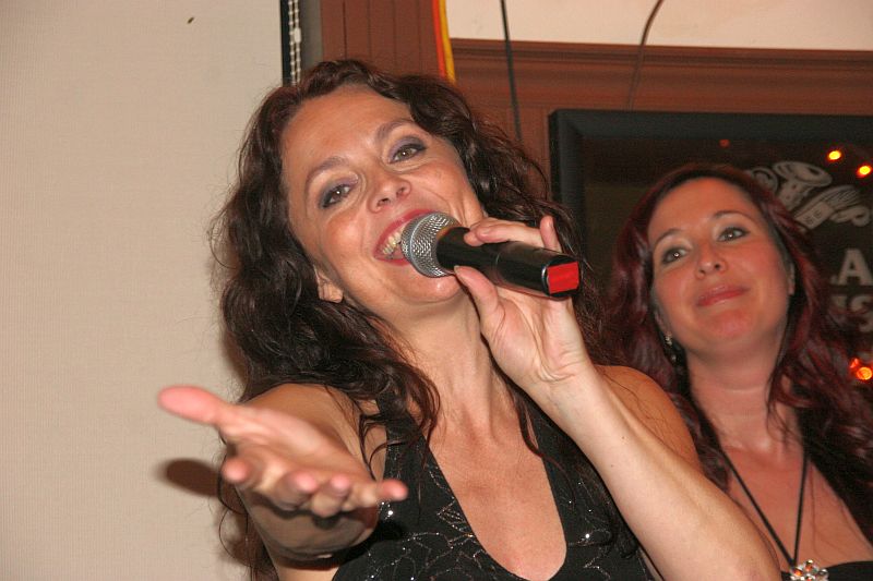 Premier album solo pour Monya