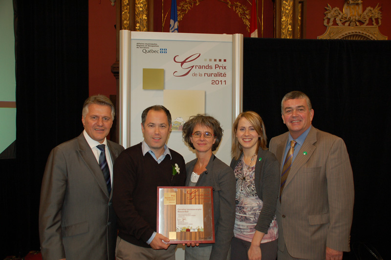 L'UMQ décerne le prix Excellence Innovation au CJEBS
