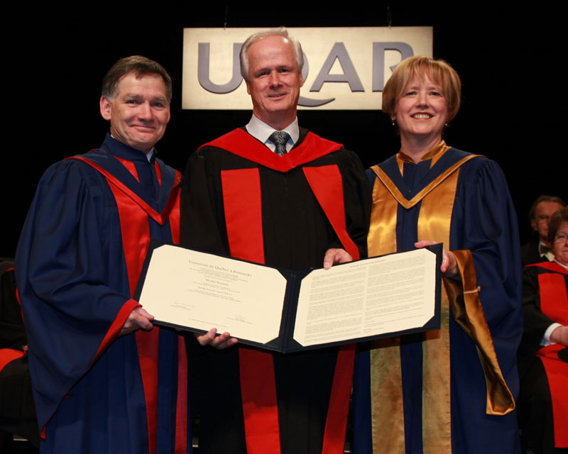 Michel Rouleau reçoit un doctorat honorifique de l'UQAR
