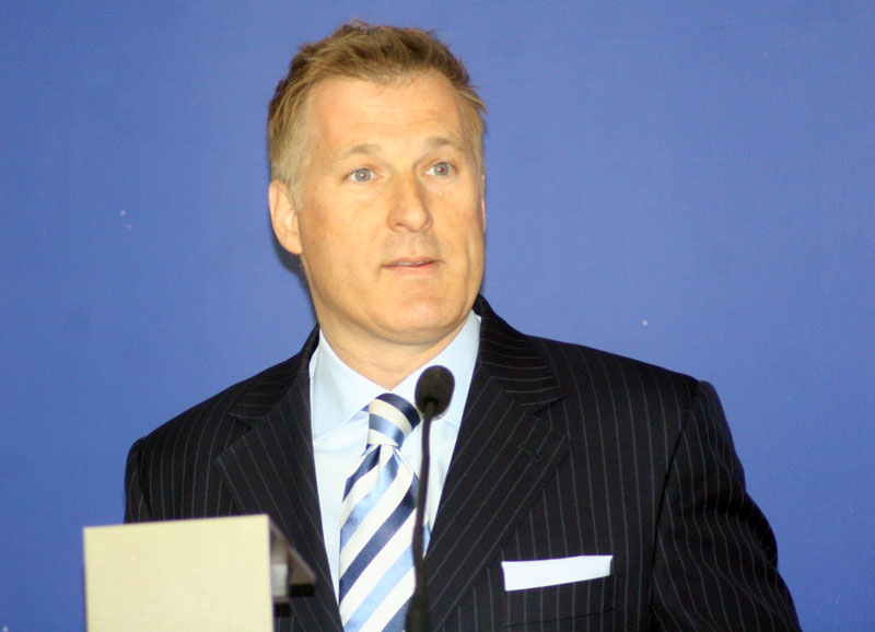 Commission sur la réduction de la paperasse : Maxime Bernier présente les recommandations