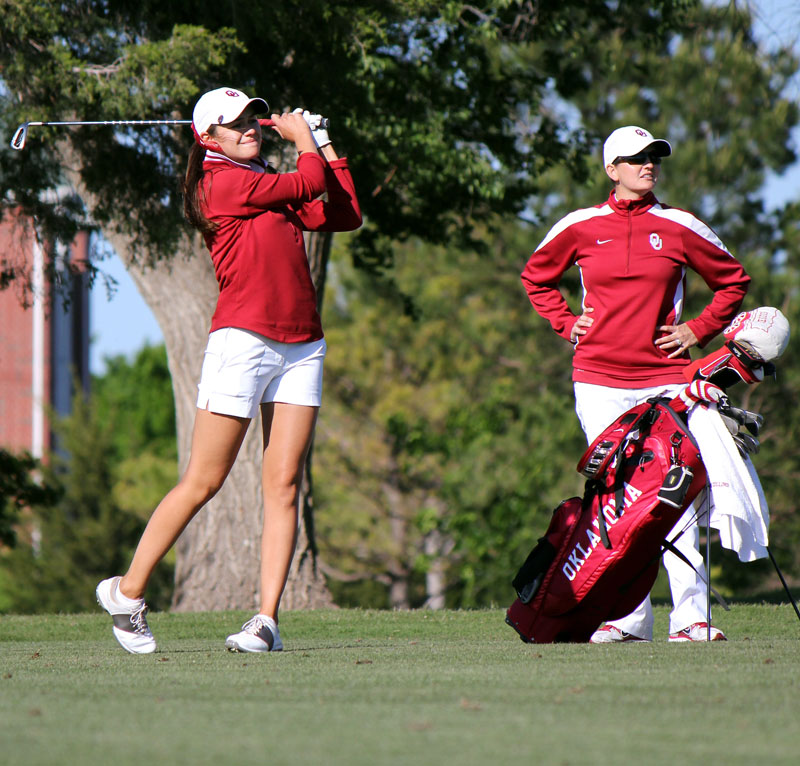 Entraîneur de golf universitaire aux États-Unis: Véronique Drouin nommée « Entraîneur de l'année »