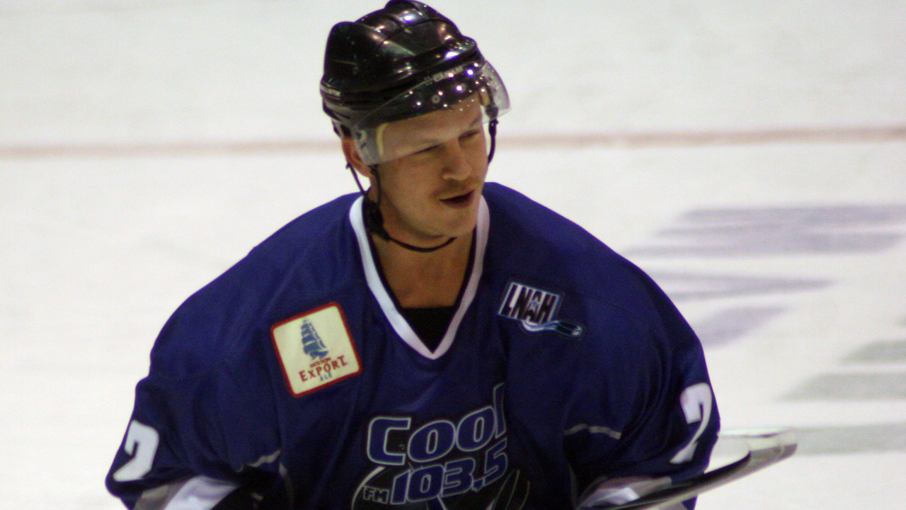 Cody Doucette prend une pause du hockey