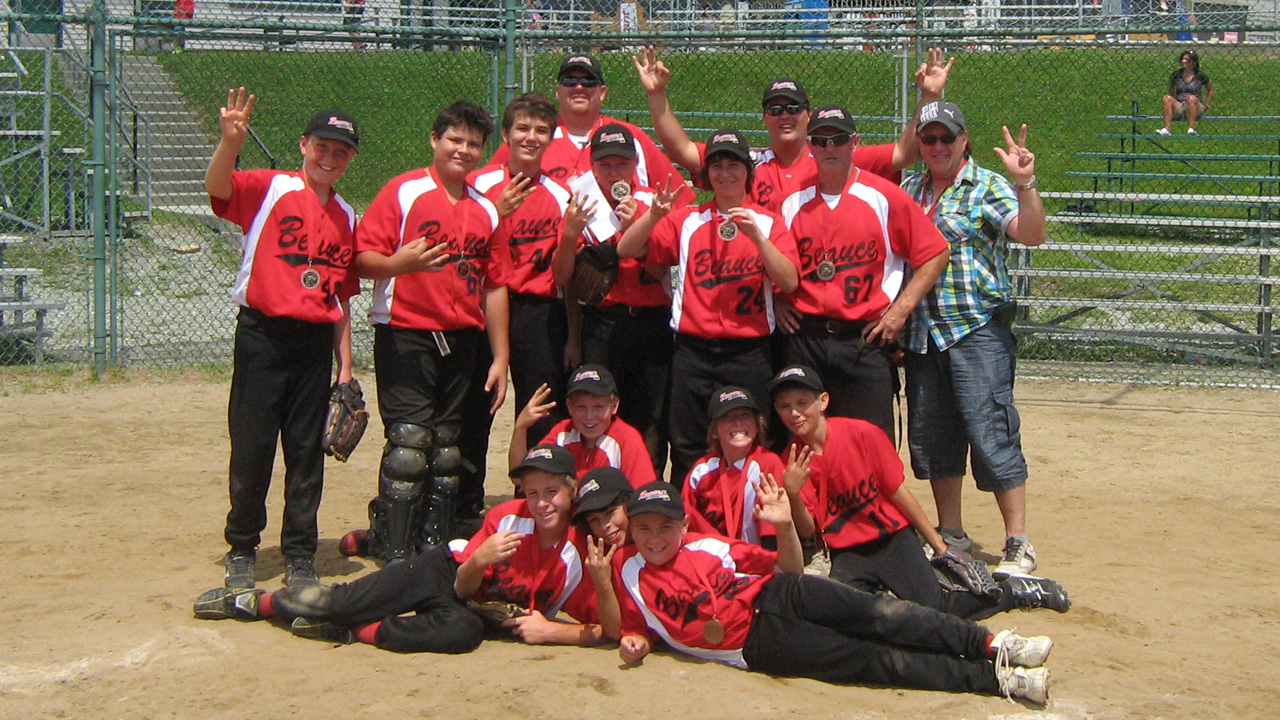 Les Braves pee-wee remportent une médaille de bronze au Tournoi de Fleurimont