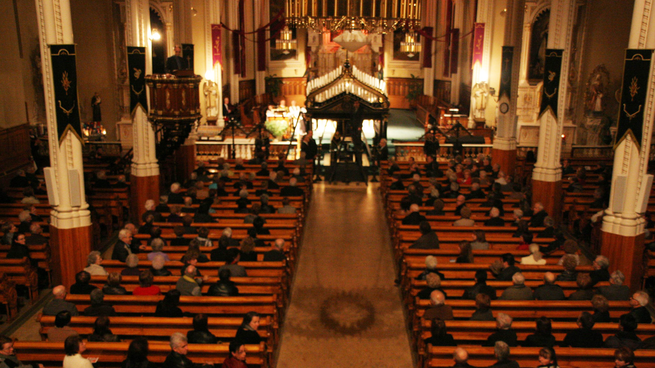 Illumination du grand catafalque de Saint-Joseph