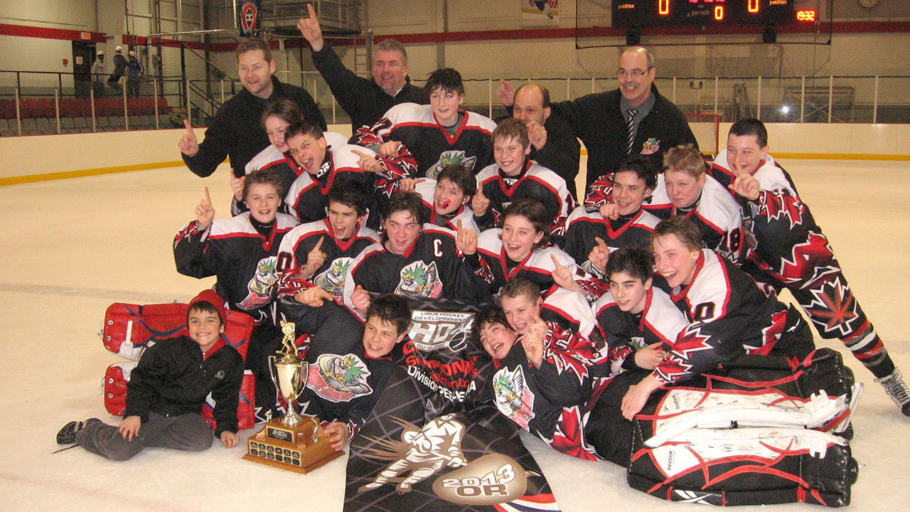 Le pee-wee AA des Élites gagne le tournoi des séries de fin de saison