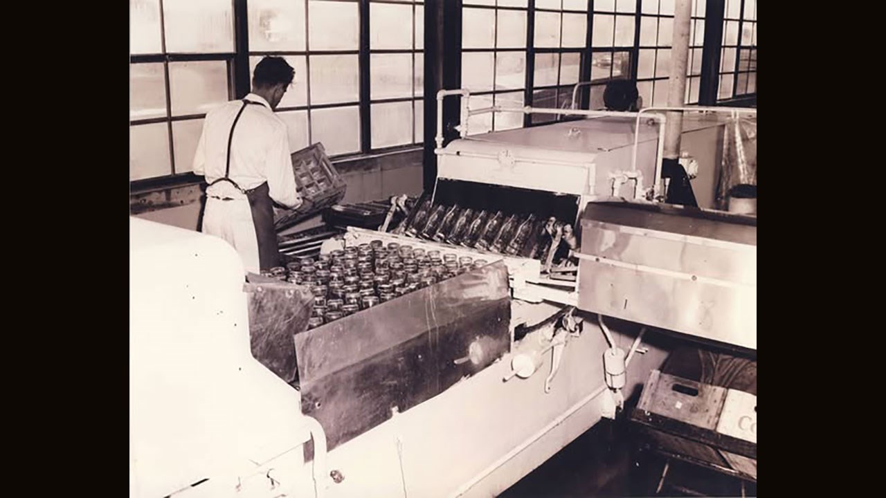 La maison Arthur Grenier Ltée, embouteilleur de Coca-Cola
