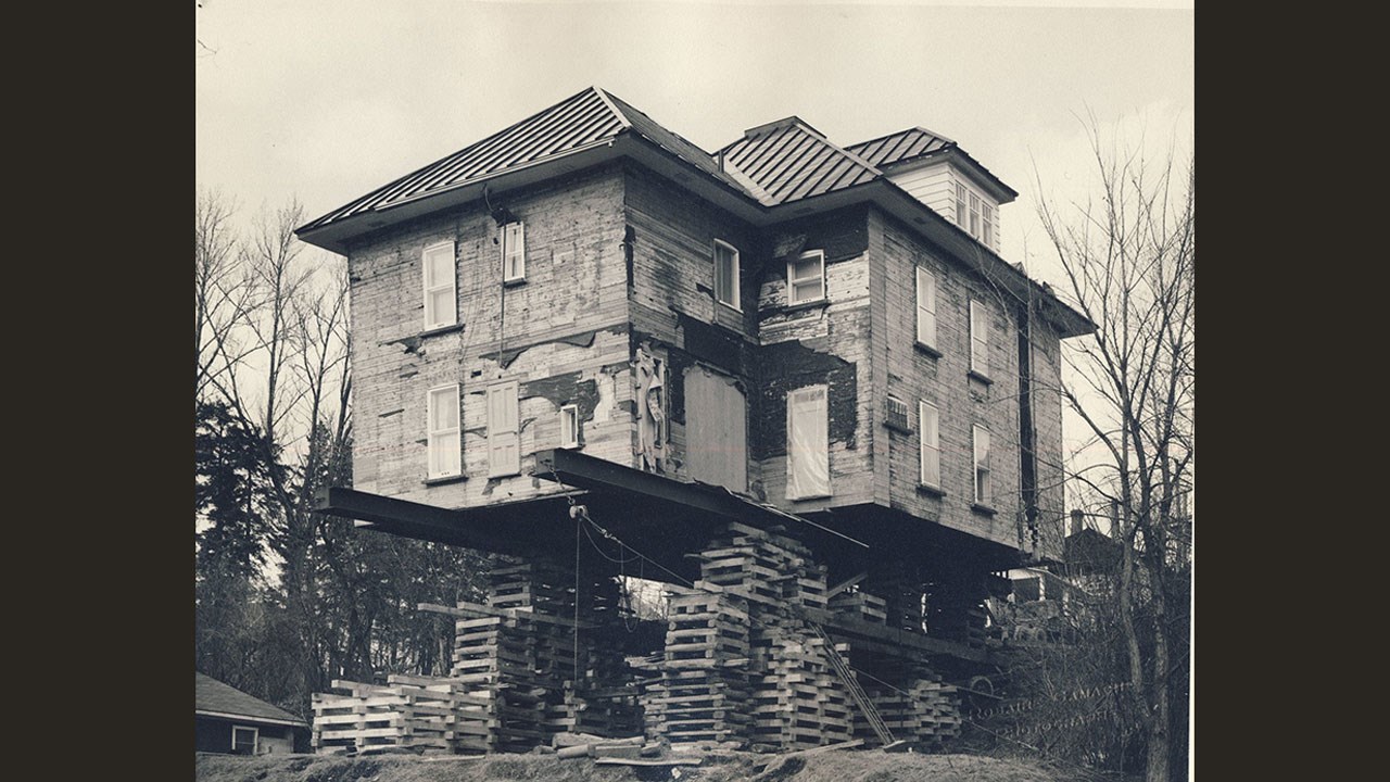 Déménagement de la maison de Roger Dutil en avril 1965 