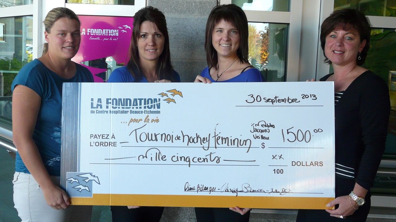 Madame Julie Poulin, madame Véronique Bernier, madame Diane Bélanger et madame Manon Veilleux, présidente de la Fondation du Centre hospitalier Beauce-Etchemin.