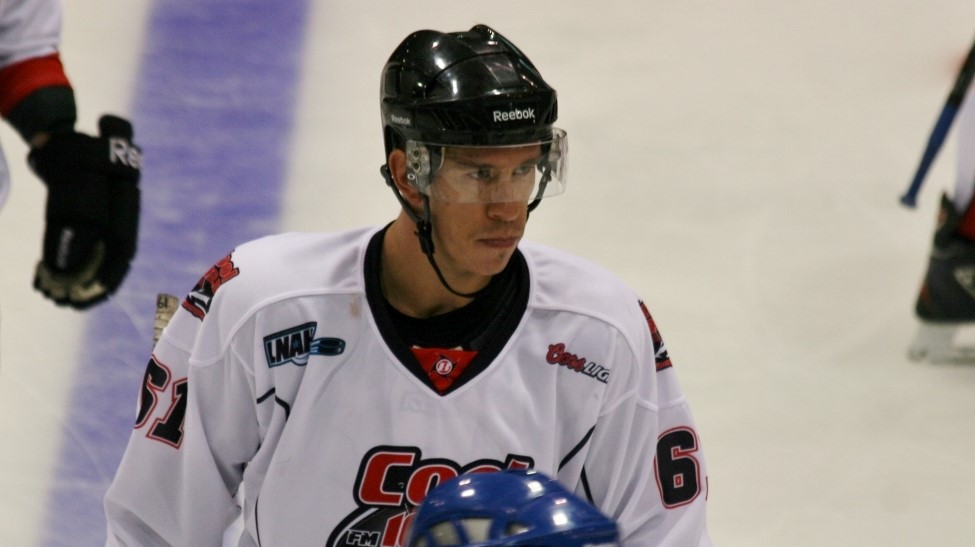 Stéphane Goulet a inscrit 6 points ce weekend.  Il a marqué un but en plus de fournir une aide contre l'Isothermic
