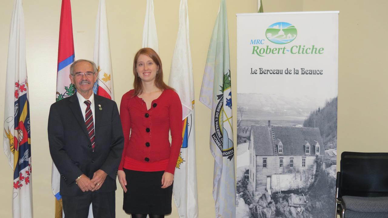 M. Jean-Rock Veilleux, préfet de la MRC Robert-Cliche, et Jessica Boutin, chargée de projet Municipalité amie des aînés, MRC Robert-Cliche