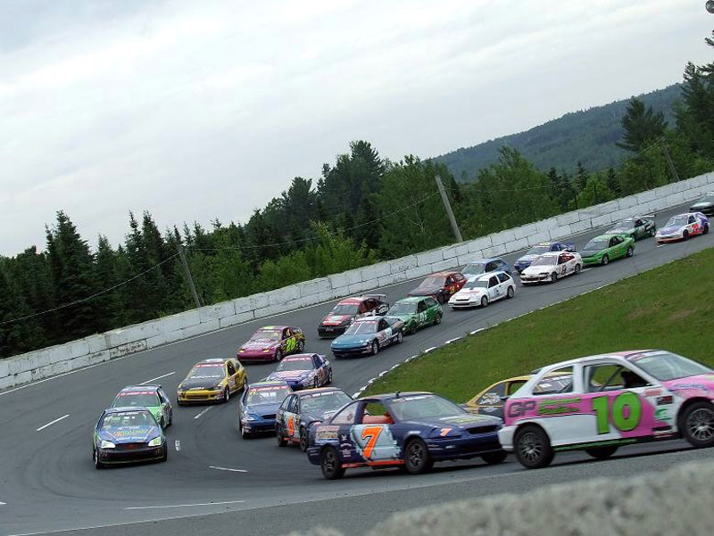 Série Sportsman Québec: Perreault roulera avec une voiture neuve en 2014