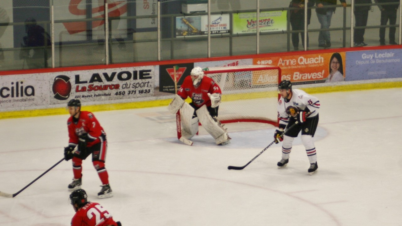 Mario Joly (#25) a récolté un but et une passe pour les Braves