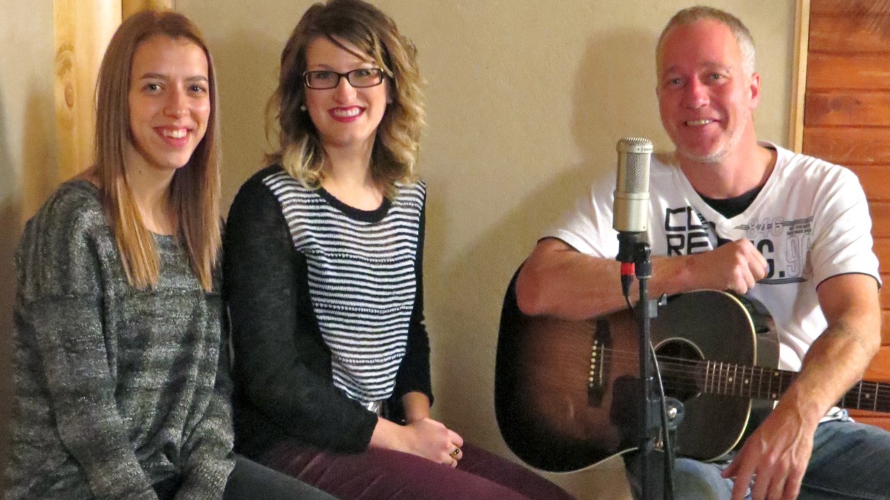 Émilie Bouchard, accompagnée de Joannie Demers et de Serge Valcourt, montera sur la scène du Centre Multi-Arts de Saint-Gédéon les 6 et 7 décembre prochains.