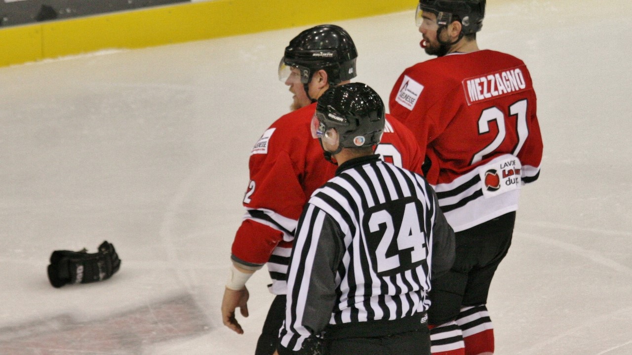Brandon Christian a tenté de s'en prendre à Hubert Poulin dans ce match