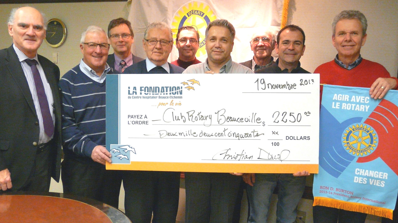 Messieurs Marcel Blouin, administrateur pour la Fondation CHBE, Jean-Hugues Laflamme, Denys Quirion, Denis Cloutier, Daniel Boudreault, Christian Duval, président du Club Rotary Beauceville, Jean-Claude Bilodeau, secrétaire-trésorier du Club Rotary Beauceville, Michel Tremblay et Denis Mathieu, instigateurs de cette initiative.