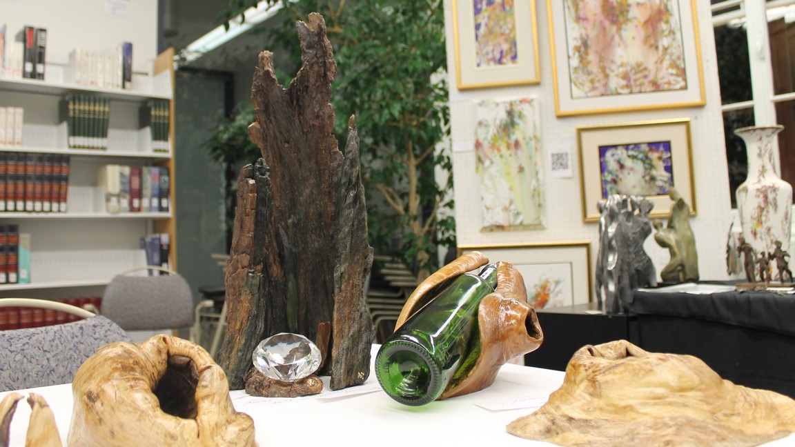 Salon des Artistes et Artisans: une grande variété d'oeuvres