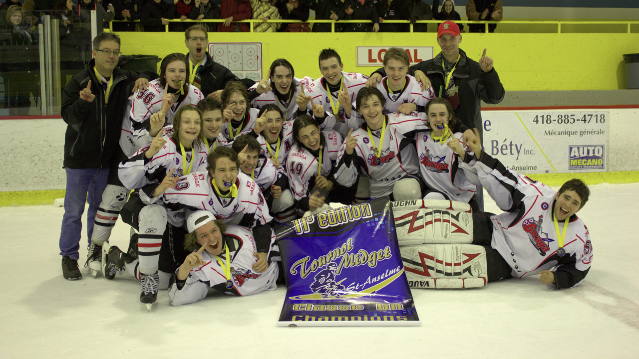 Le Garaga remporte le championnat de hockey dans la catégorie Midget BB