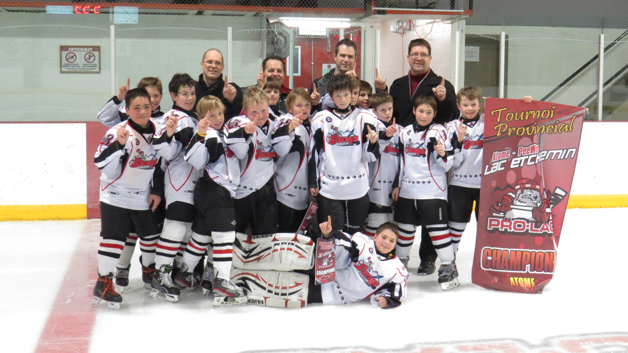 Du 26 novembre au 1er décembre dernier, lors du 39e Tournoi Atome de Lac-Etchemin, l’équipe de hockey Atome B2 s’est mérité la première place sur le podium.
