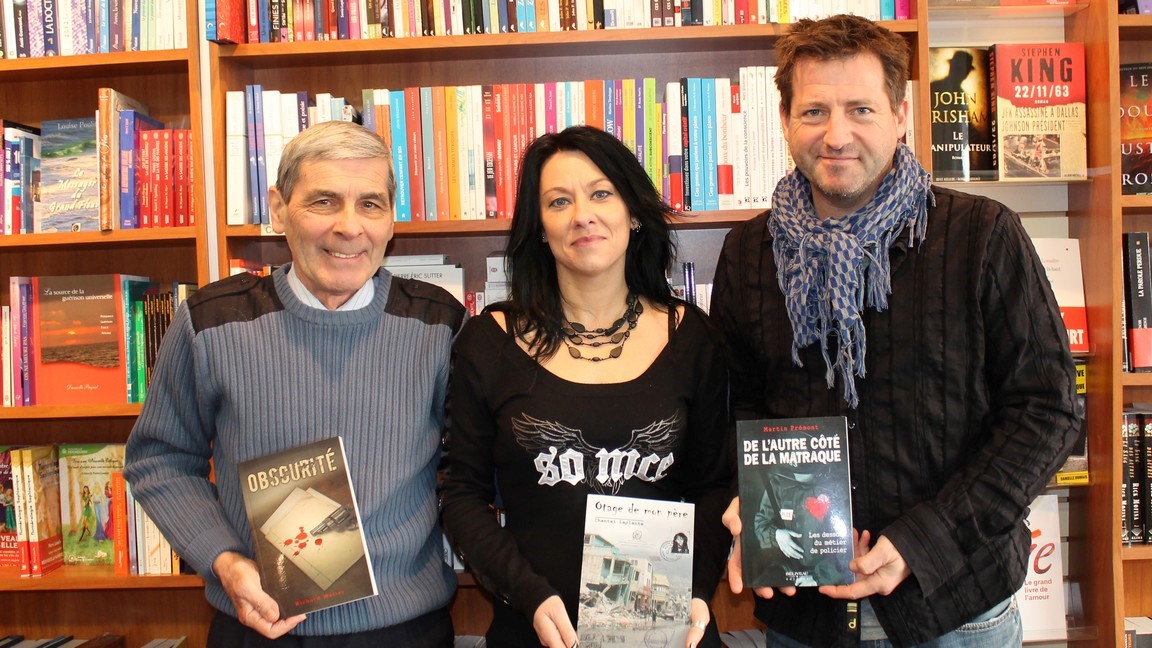 M. Richard Watier, Mme Chantal Laplante et Martin Prémont avec leurs livres