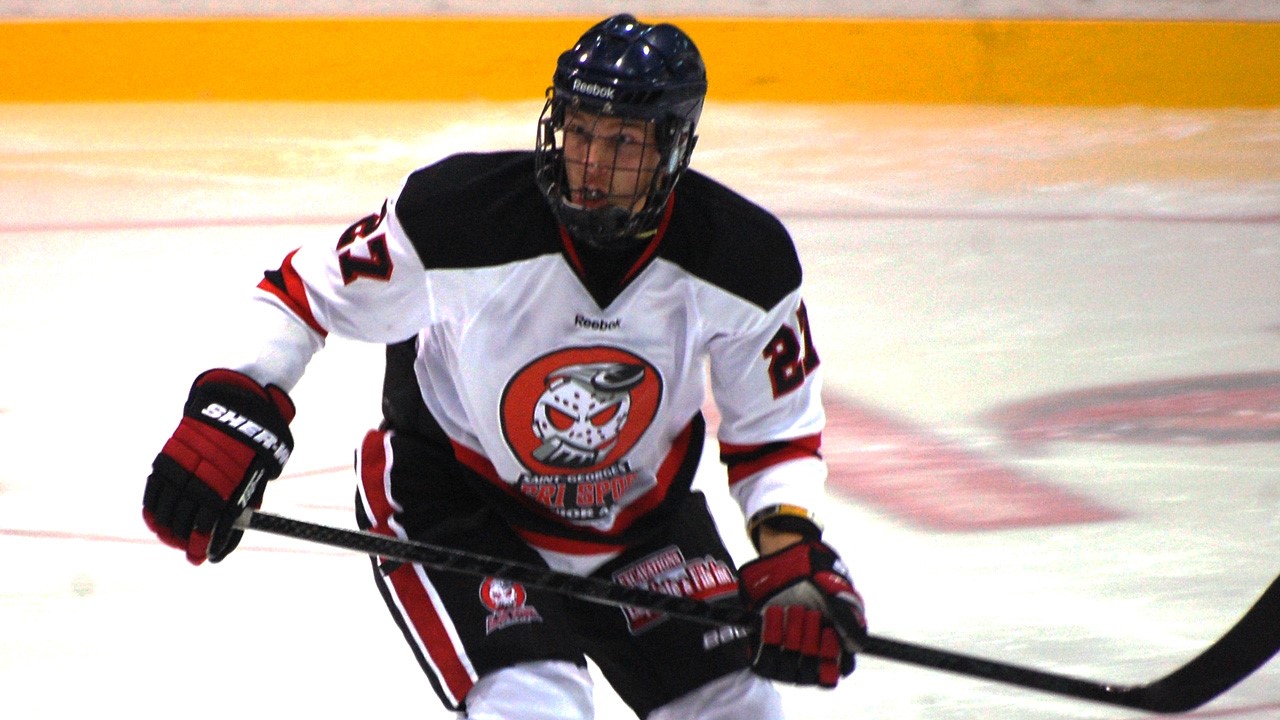 Marc-Antoine Perron-Rousseau a réussi une performance de quatre buts dans une victoire de 10-1 face aux Bulldogs de Saint-Joseph.