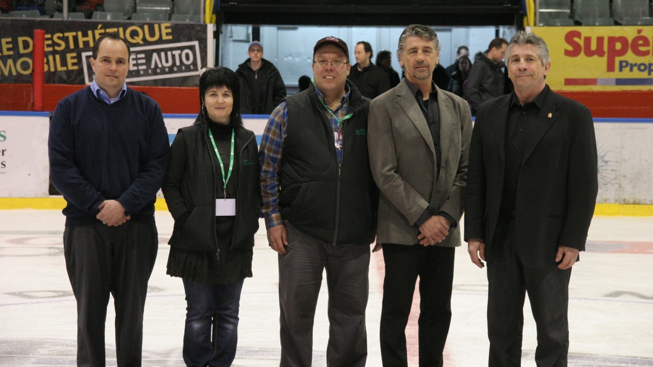 Les dignitaires présents lors du match inaugural samedi entre Beauce-Nord et Saint-Georges.
