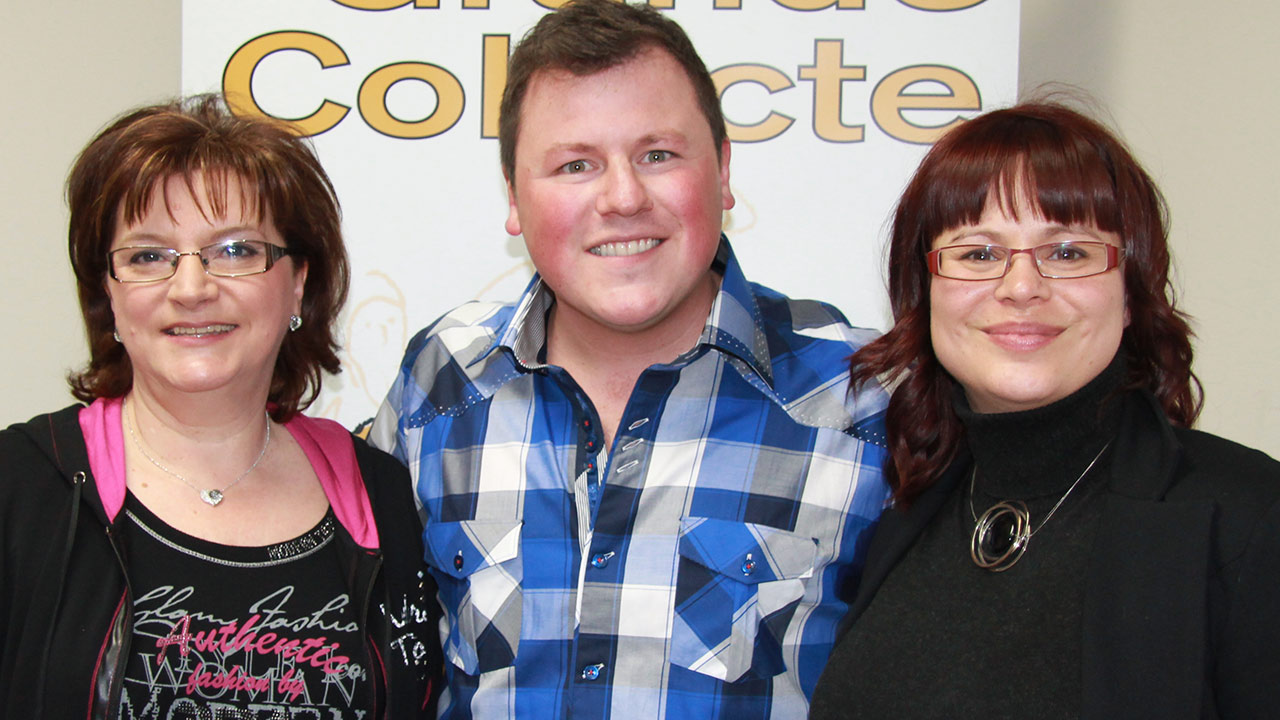 Nicole Jacques, directrice de Moisson Beauce, Maxime Landry, porte-parole de la Grande collecte et Stéphanie Bernard, présidente du conseil d'administration de Moisson Beauce.