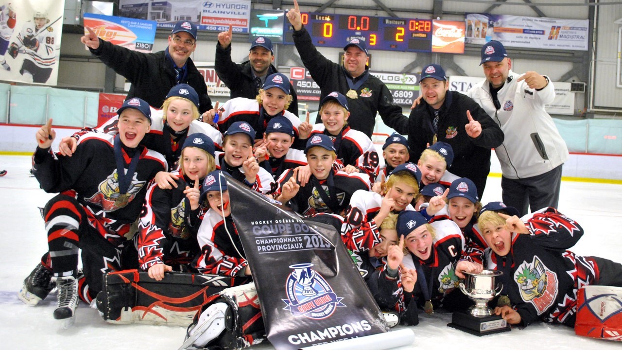 Les joueurs du Pee-Wee AA des Élites de Beauce-Amiante ont eu un parcours parfait.