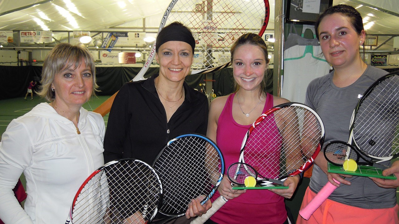 Femmes A : Carole Carrier, Diane Fecteau (finalistes), Julie-Maude C. Bilodeau, Annie-Pier Lessard (gagnantes)