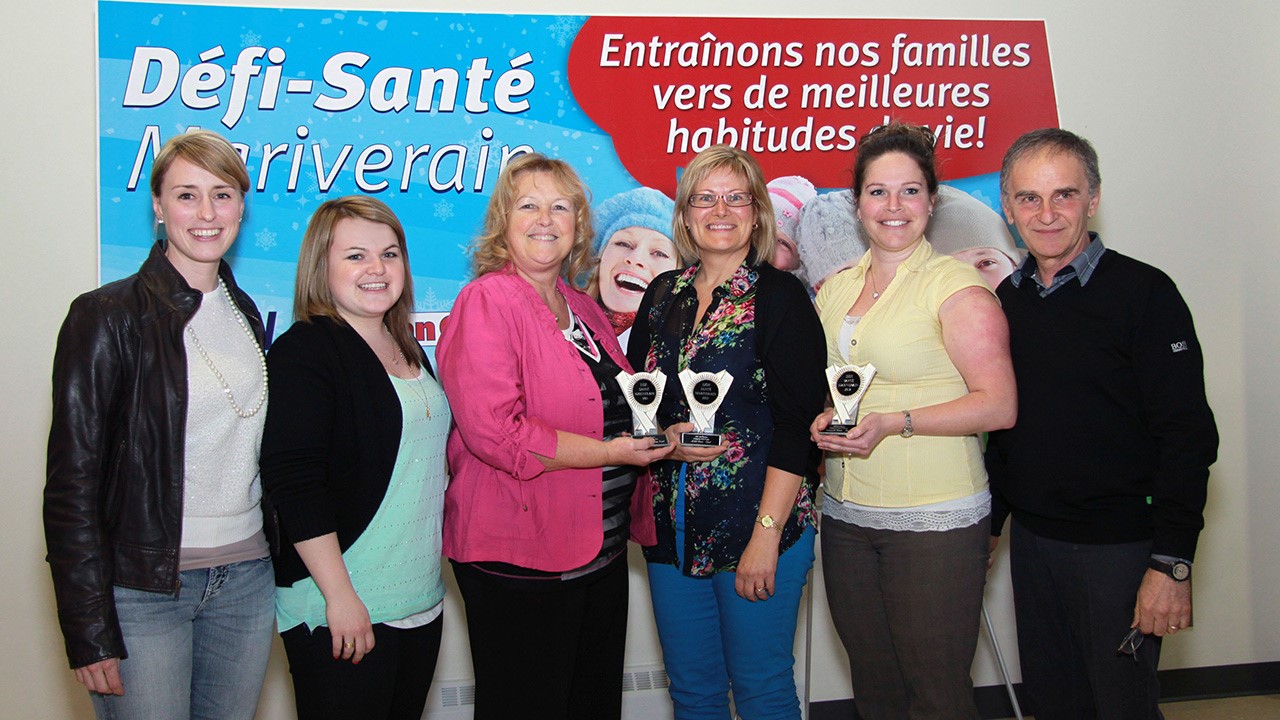 DÉFI DES PATRONS :
Nadine Bonneville, Marie-Michèle Benoît, Denyse Lessard, Michèle Grenier, Emmanuelle Cloutier et Raymond Beaudet lors de la remise du Défi des patrons.