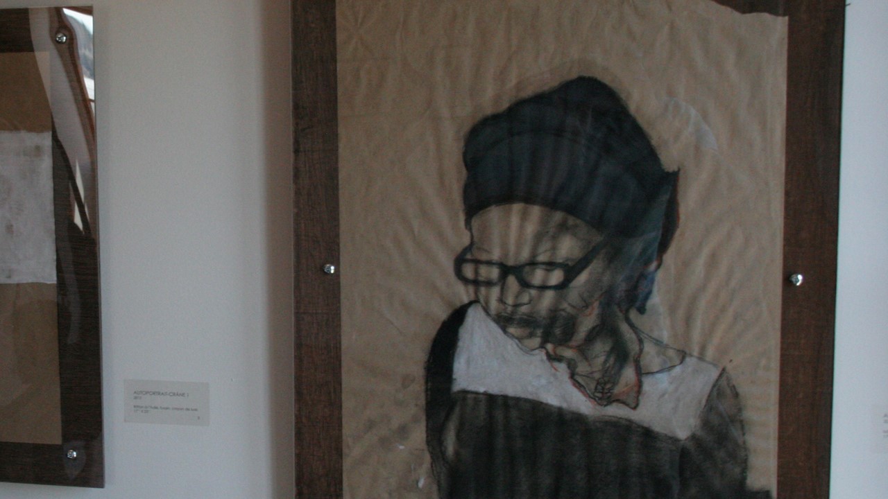 Le papier craft permet une expression différente de la peinture, comparativement aux toiles.