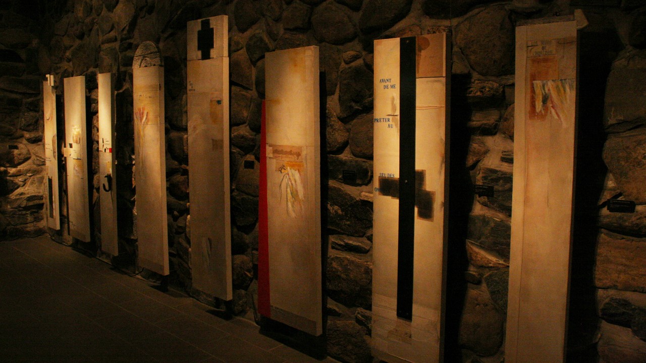 Impossible de capter l'ambiance de l'exposition en image seulement, le résultat total est à voir.