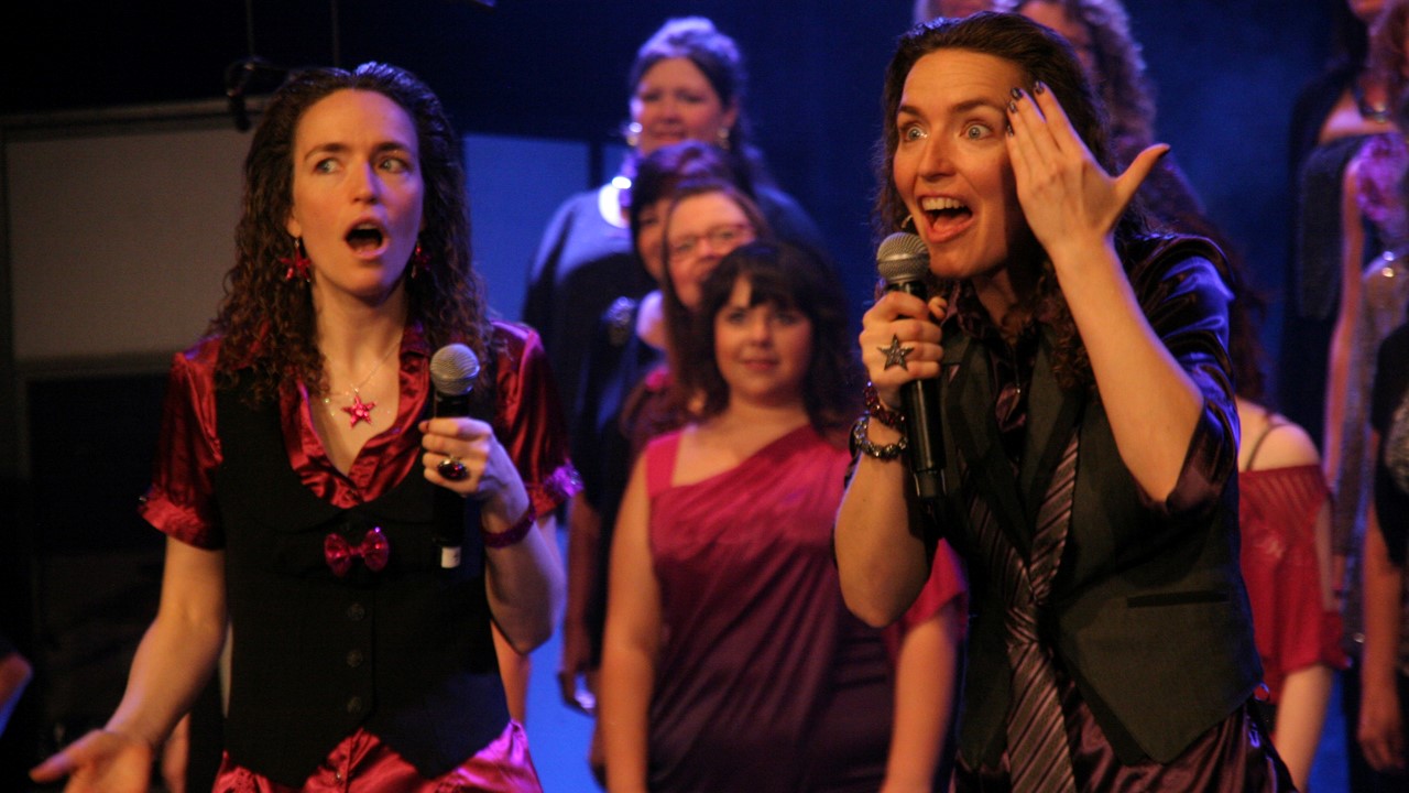 Lyne et Martine Gilbert animant le jeu du "Post-Hits-ô-mètre"