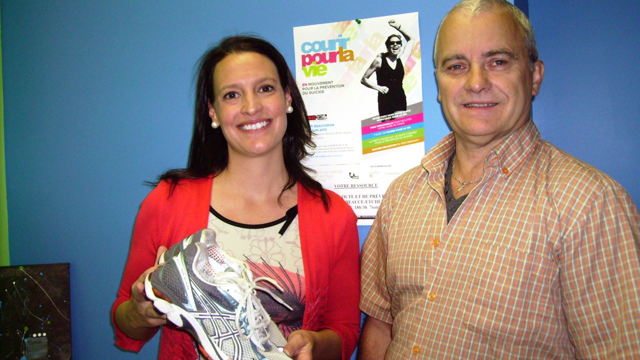 Audrey Paquet de Saint-Prosper et Renaud Fortier de la direction du Centre d'écoute et de prévention du suicide Beauce-Etchemins.