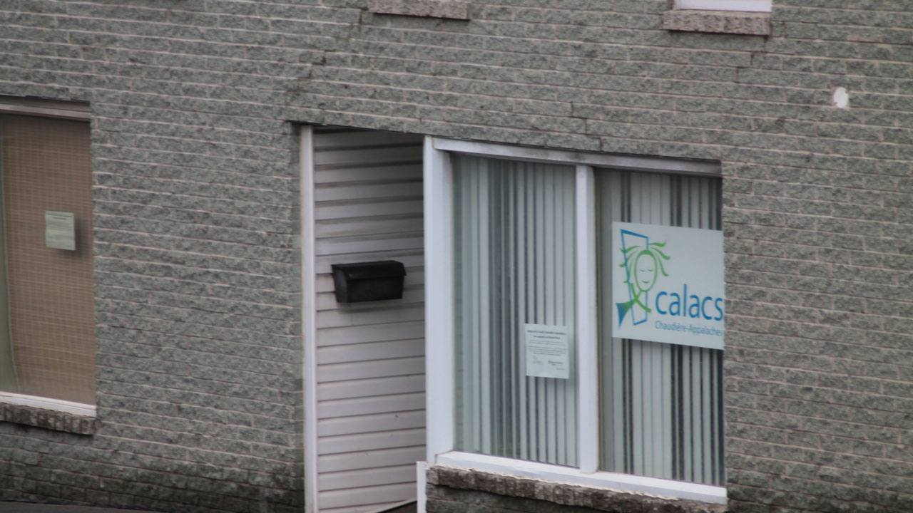 La demande du CALACS est en hausse, mais pas assez d'intervenante pour répondre à la demande.
