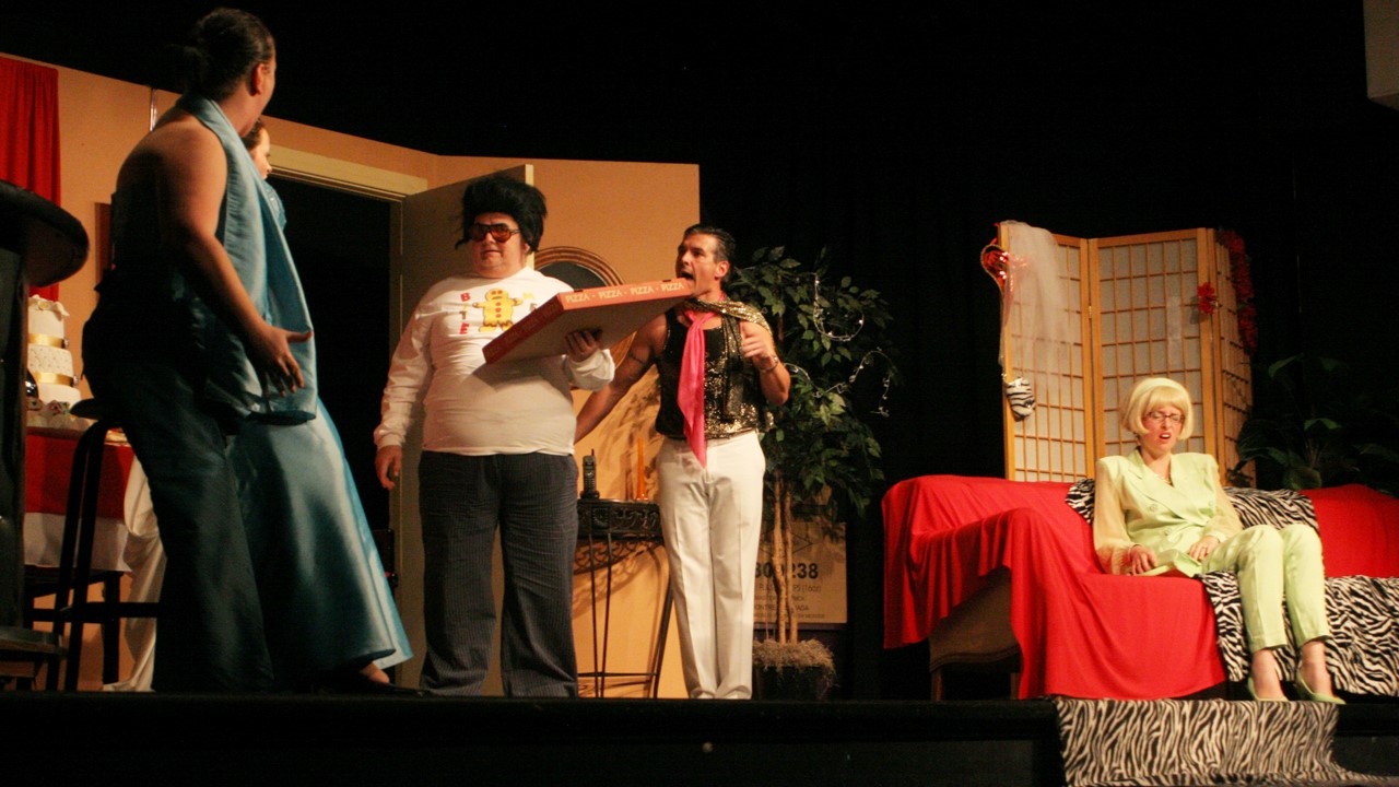 Plusieurs personnages bien farfelus.