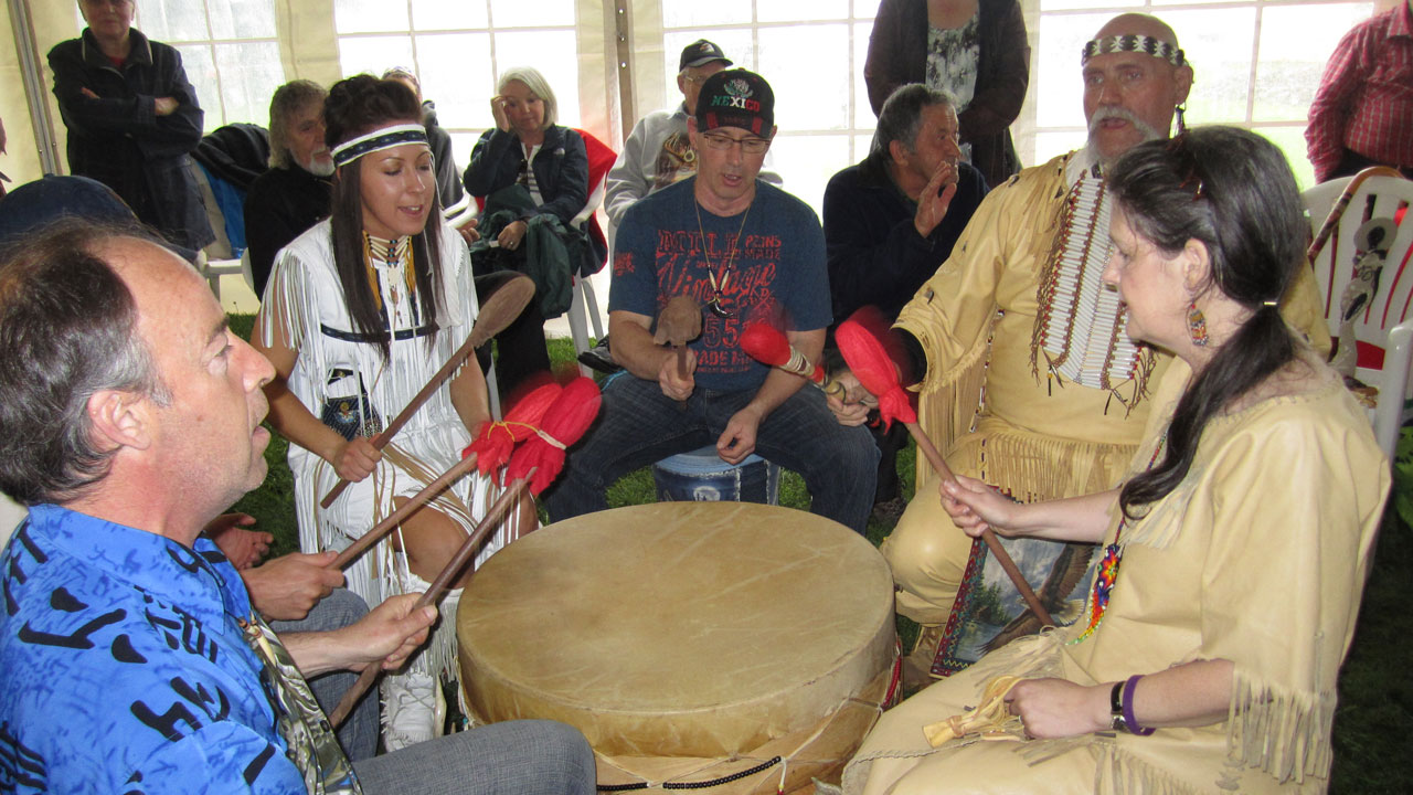 Chants traditionnels accompagné au tambour