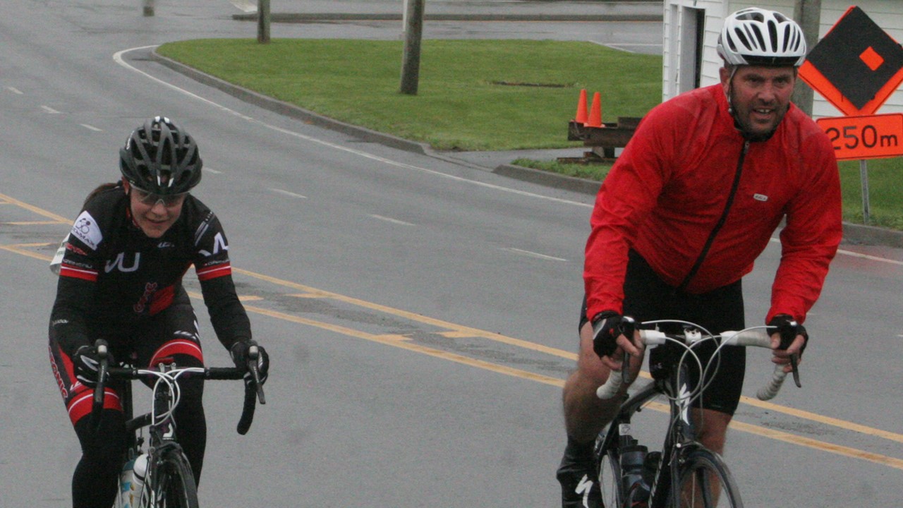Les cyclistes de 14 ans et plus sont admissibles à la Cyclosportive.