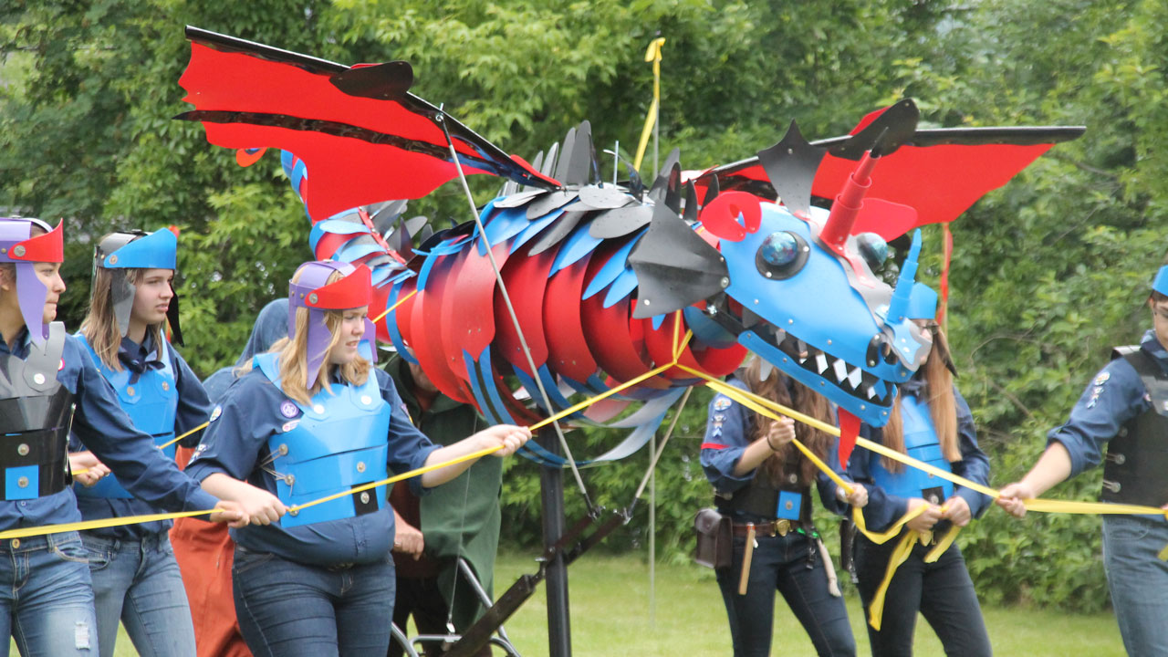 Le dragon créé par l'artiste beauceron, Paul Duval.