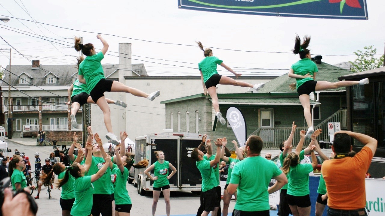 La formation Jabs a réalisé de nombreuses acrobaties 
