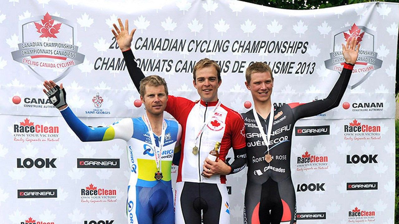 Le podium du côté masculin.