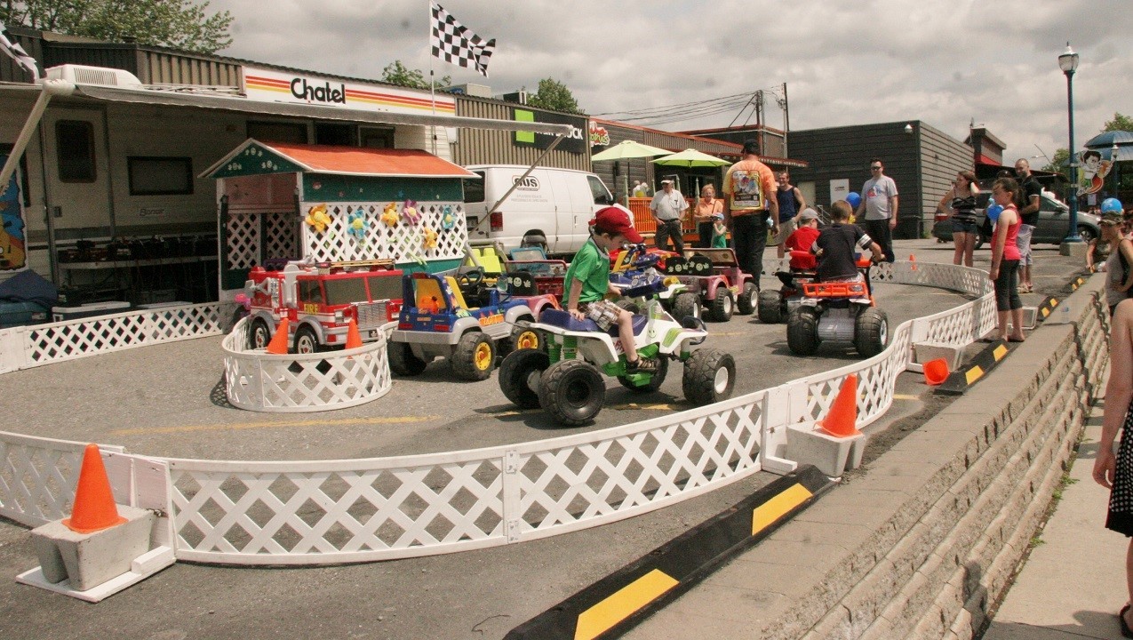 Il y avait même de l'animation pour les petits avec une piste de course