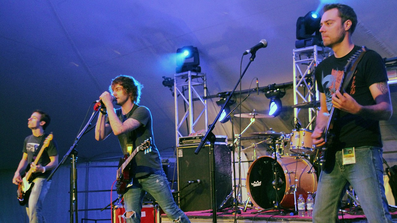Dirty Red Shoes a donné le coup d'envoi du 19e Woodstock en Beauce.