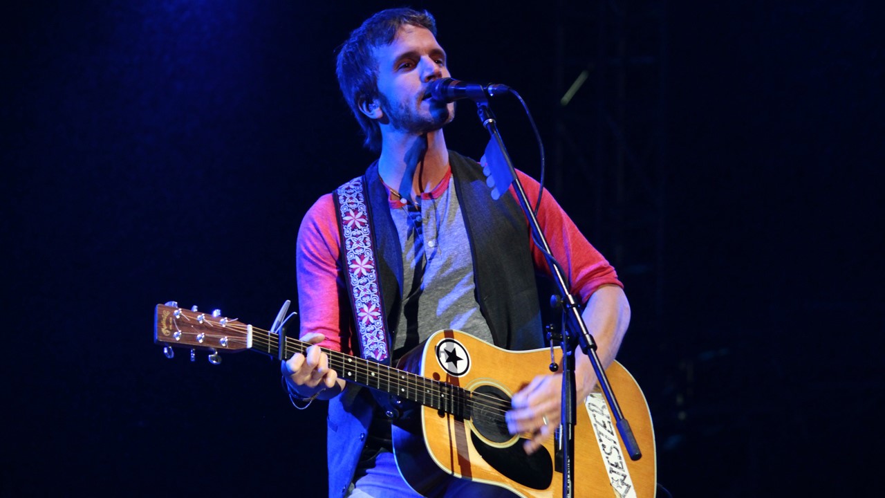 Le chanteur Steve Veilleux.