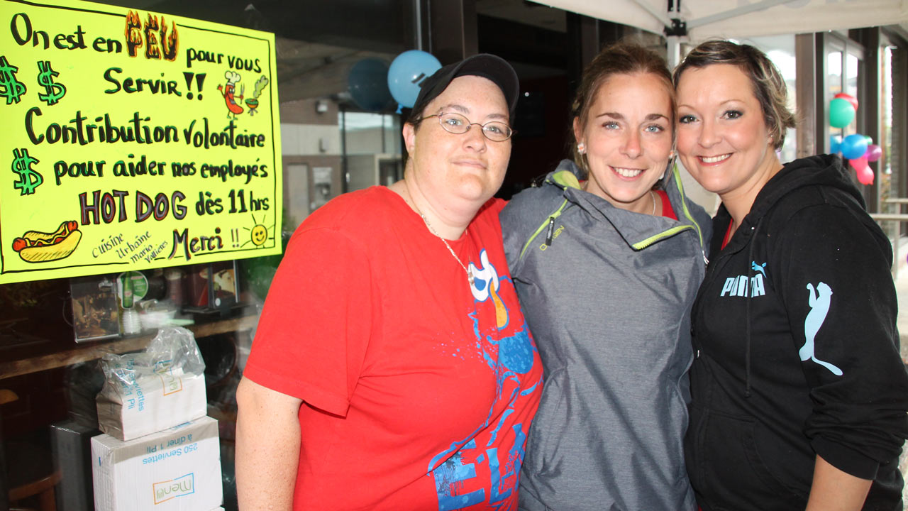 Danielle Turcotte, gérante du restaurant, Véronique Veilleux et Mélanie Rodrigue